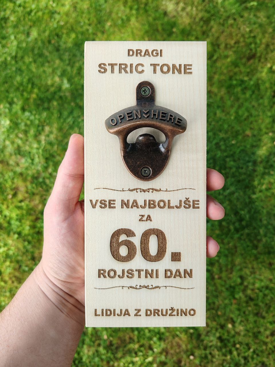 Stenski odpirač za rojstni dan, abraham, za prijatelja. Z gravuro. Personalizirano.