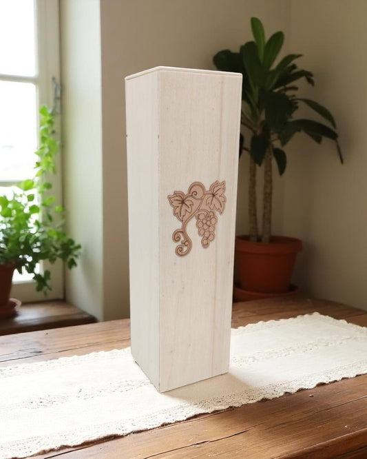 Lesena darilna vinska škatla z motivom grozdja.