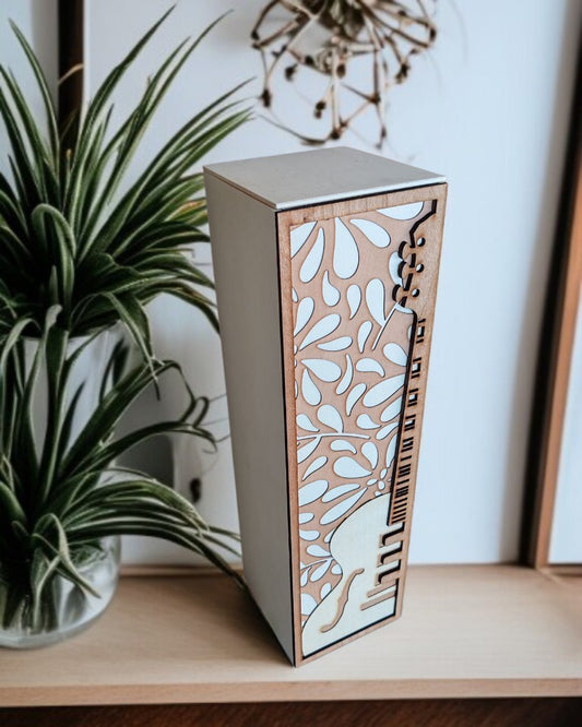 Lesena darilna škatla kitara. Za glasbenike, za glasbene učitelje, za ljubitelje glasbe, za kitariste.