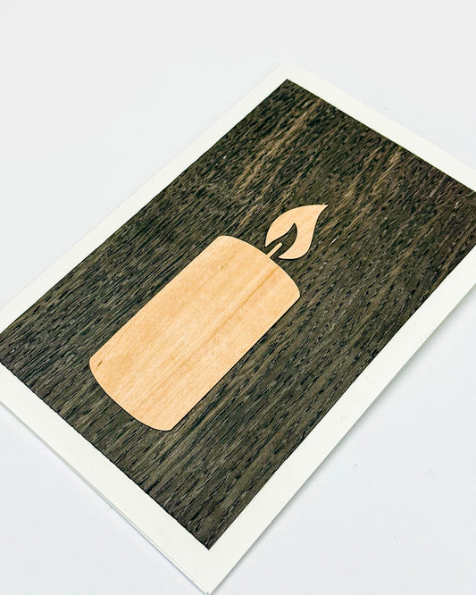 Lesena žalna voščilnica s svečo