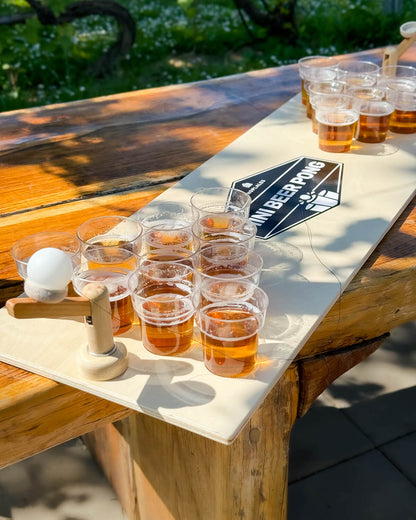 Leseni prenosni mini beer pong komplet