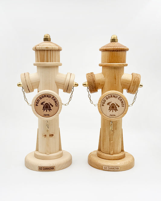 Lesena gasilska plaketa hidrant