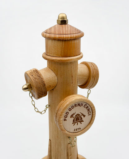 Lesena gasilska plaketa hidrant