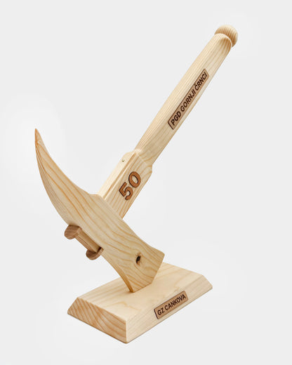 Lesena gasilska plaketa sekira